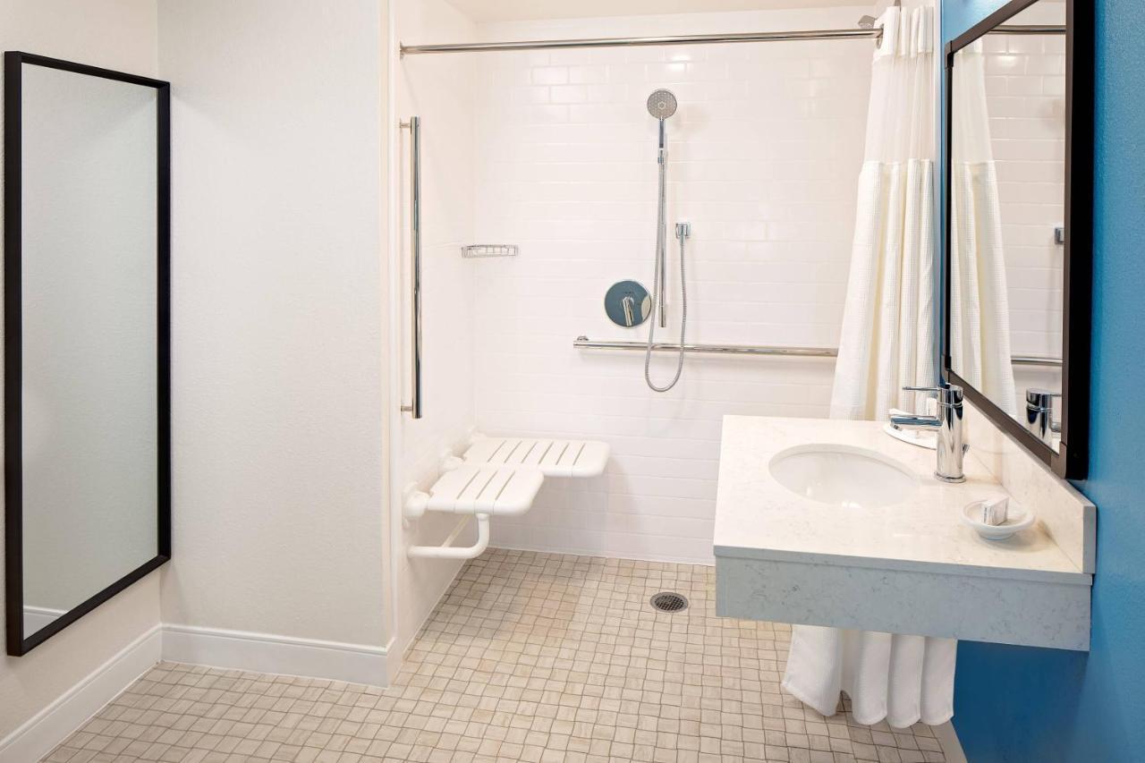 Residence Inn By Marriott Tysons Tysons Corner Bagian luar foto