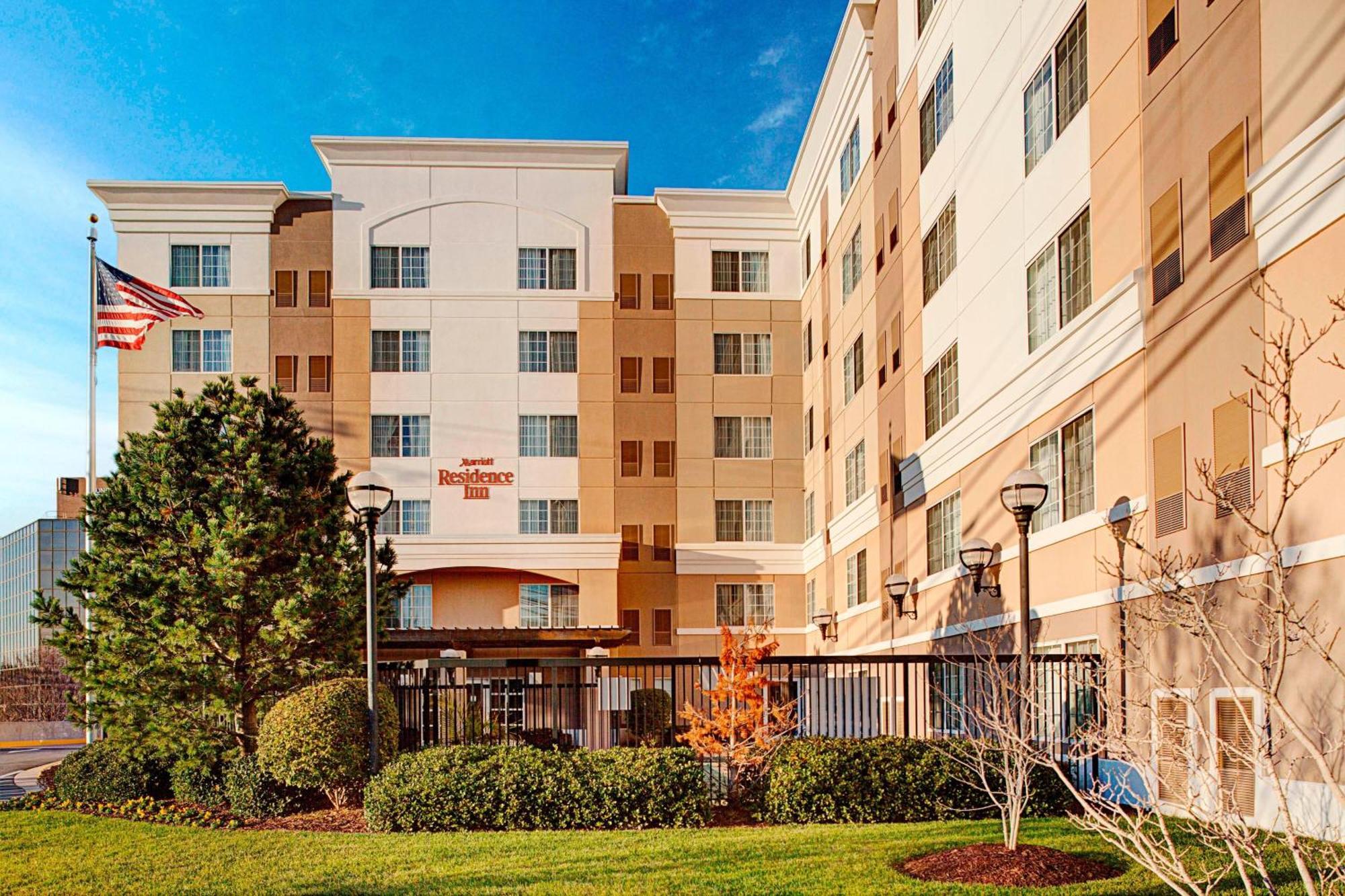 Residence Inn By Marriott Tysons Tysons Corner Bagian luar foto